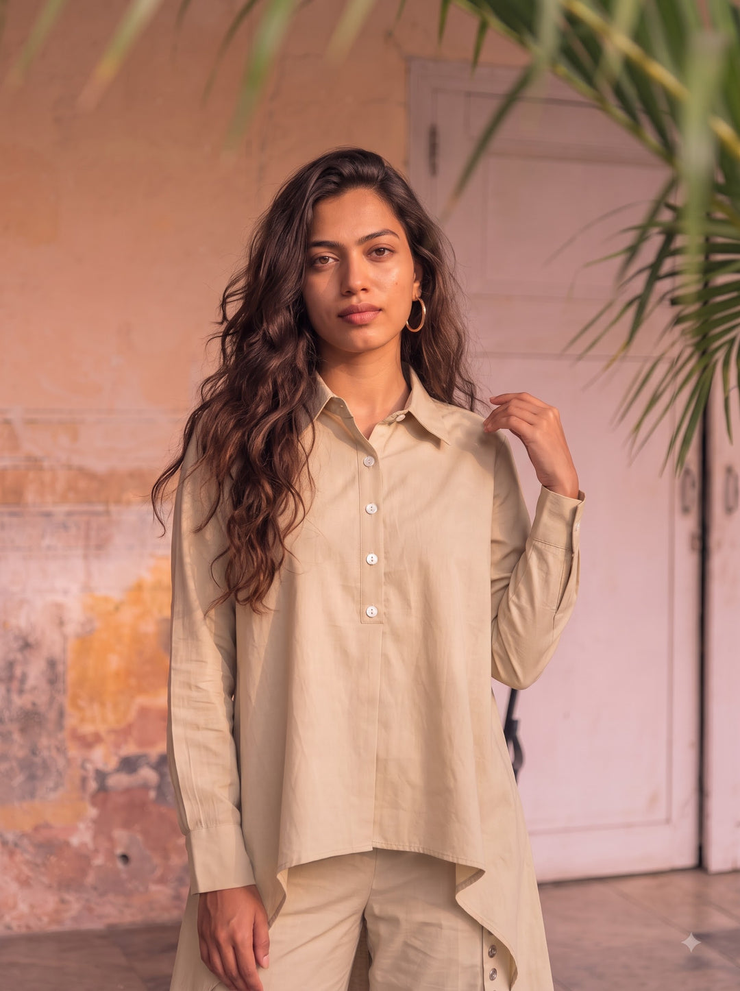 HIGH LOW SHIRT WITH RIVET PANTS IN BEIGE