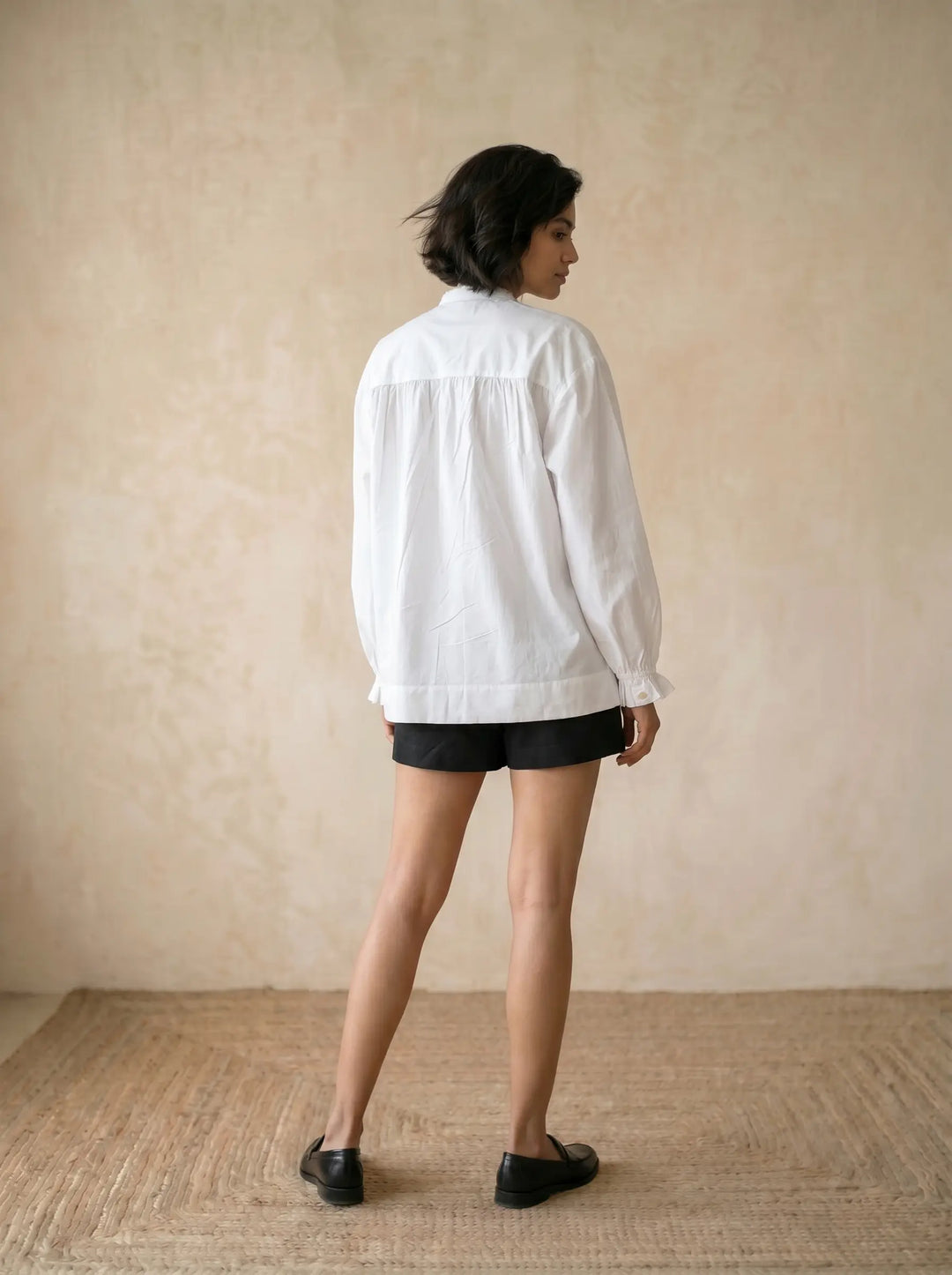 White full sleeve shirt