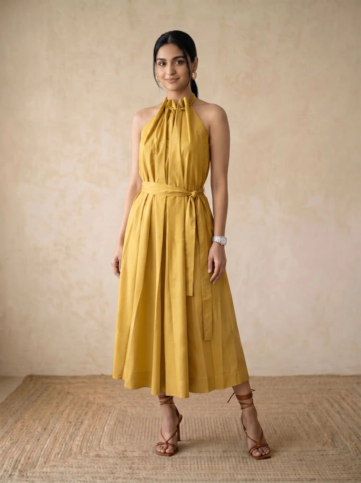 Knot tie-up dress