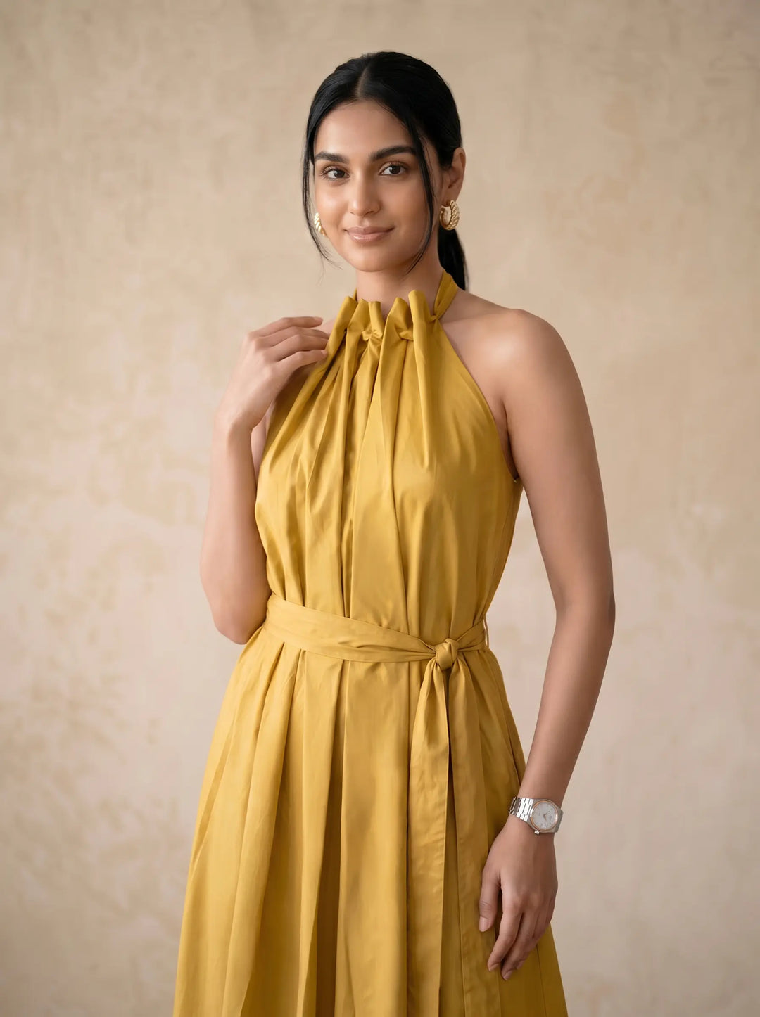 Knot tie-up dress