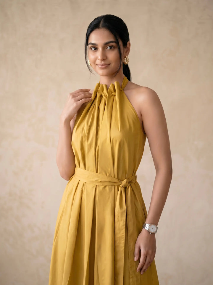 Knot tie-up dress