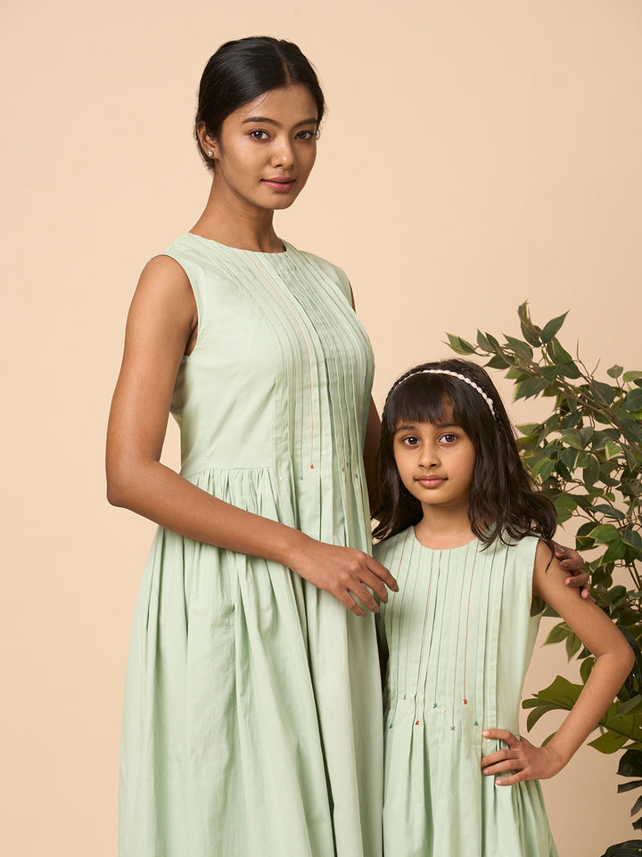 Tie-up Back With Stitch Details (Adults)