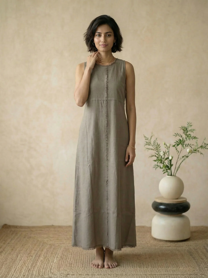 LONG MAXI DRESS WITH BACK TIE-UP /  Brown