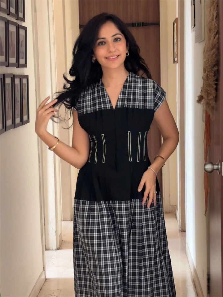 UNIFORM CHECKS WITH BLACK DENIM
