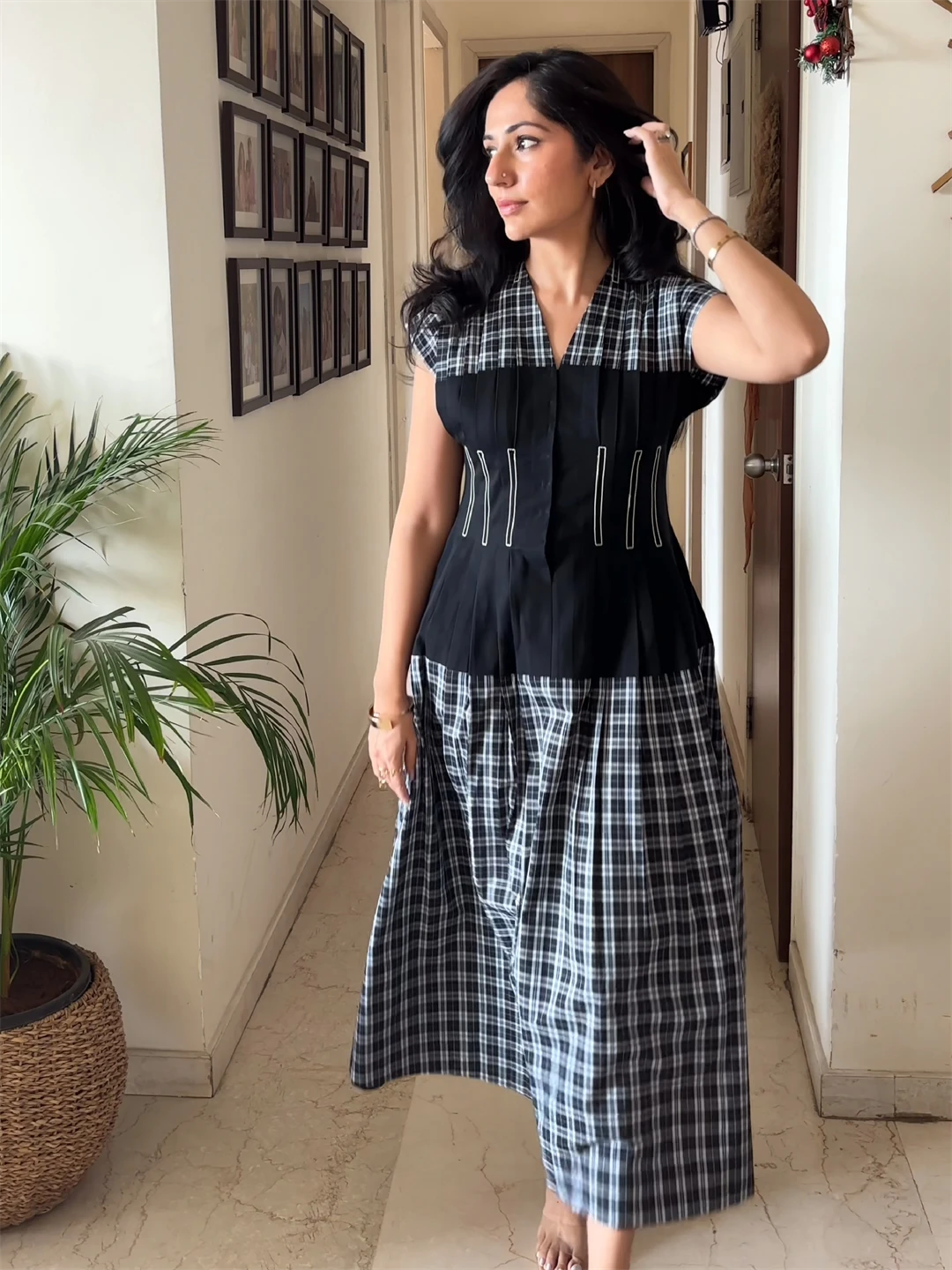 UNIFORM CHECKS WITH BLACK DENIM
