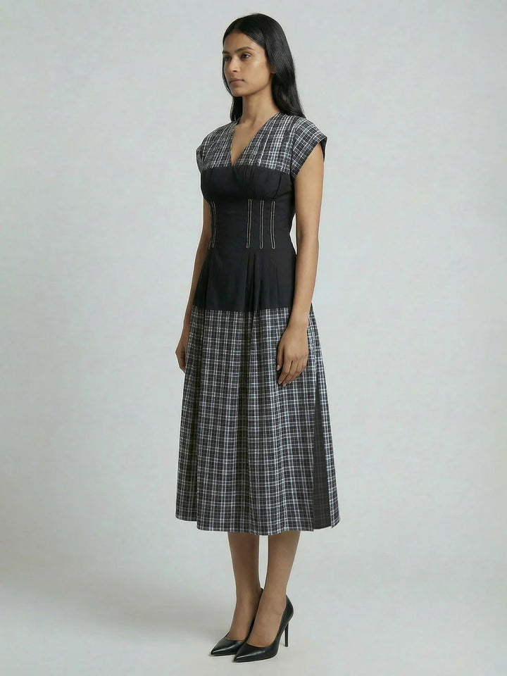 UNIFORM CHECKS WITH BLACK DENIM