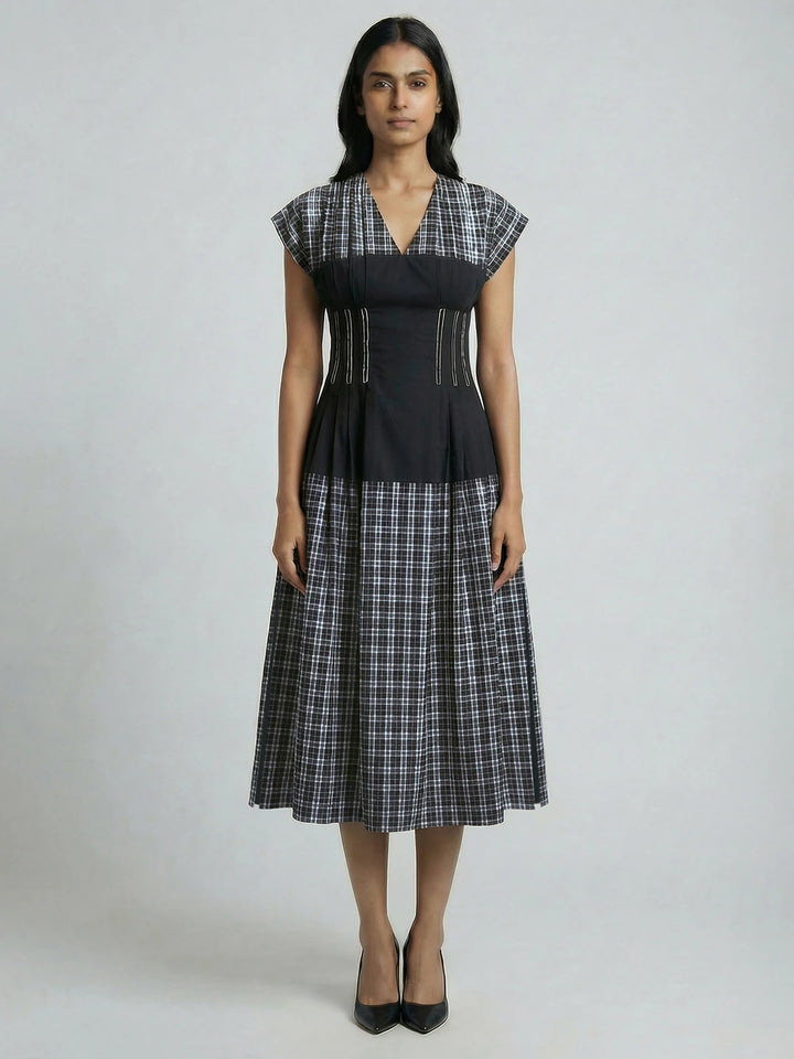 UNIFORM CHECKS WITH BLACK DENIM