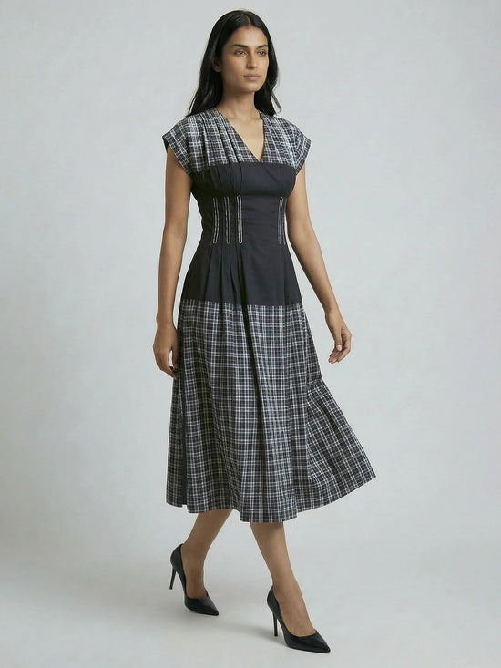 UNIFORM CHECKS WITH BLACK DENIM